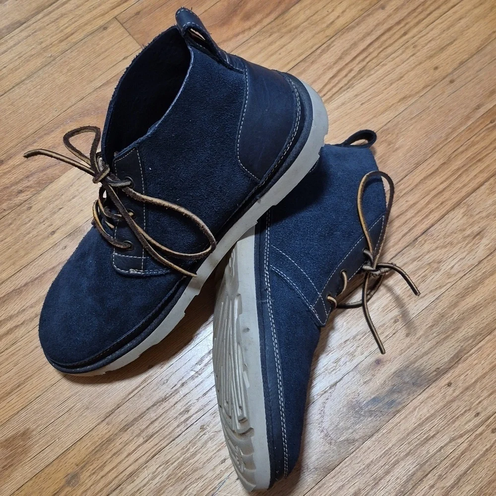UGG Men's Sz. 12 Neumel Unlined Leather Chukka Boot In Dark Blue